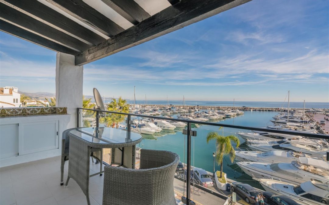 Penthouses for sale in Puerto Banús