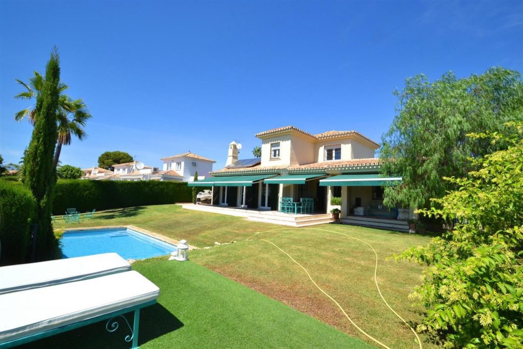 Villas for Sale in Calahonda